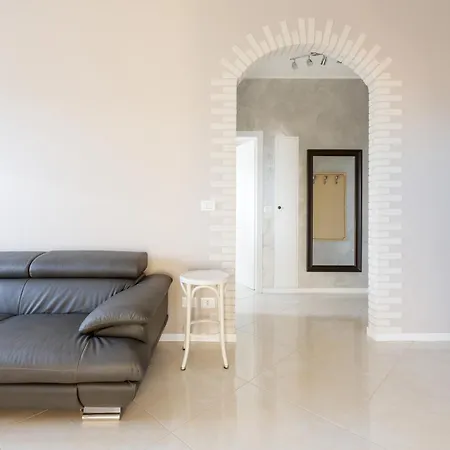 Appartamento Niguarda Bright W/ Balcony
